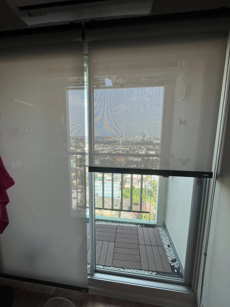 Selling a high-floor unit at Lumpini Park Phetkasem 98. Nice and fully furnished. Book now!
