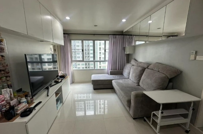 Selling a spacious, fully furnished 14th-floor unit at Lumpini Park Pinklao. Ready to move in. Book now!