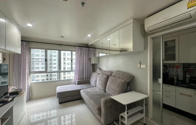 Selling a spacious, fully furnished 14th-floor unit at Lumpini Park Pinklao. Ready to move in. Book now!
