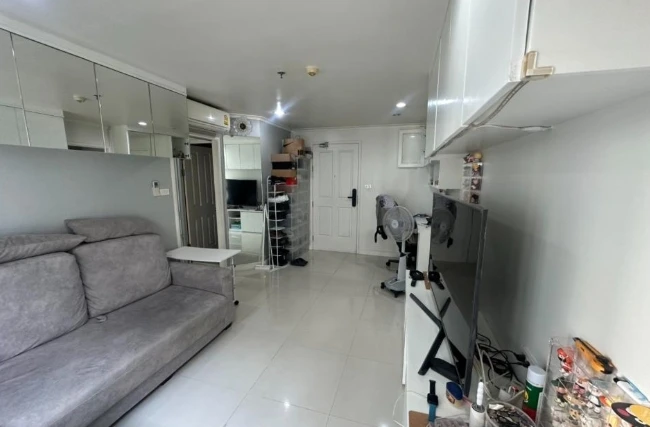 Selling a spacious, fully furnished 14th-floor unit at Lumpini Park Pinklao. Ready to move in. Book now!