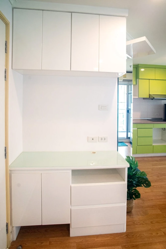 Selling Lumpini Park Pinklao condo. Nicely furnished with built-in furniture and a well-coordinated decor. Don't miss this opportunity!