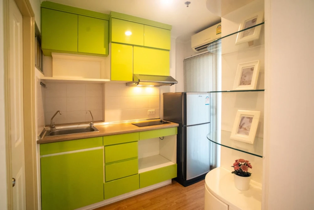 Selling Lumpini Park Pinklao condo. Nicely furnished with built-in furniture and a well-coordinated decor. Don't miss this opportunity!