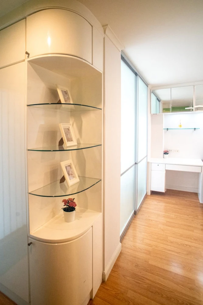 Selling Lumpini Park Pinklao condo. Nicely furnished with built-in furniture and a well-coordinated decor. Don't miss this opportunity!