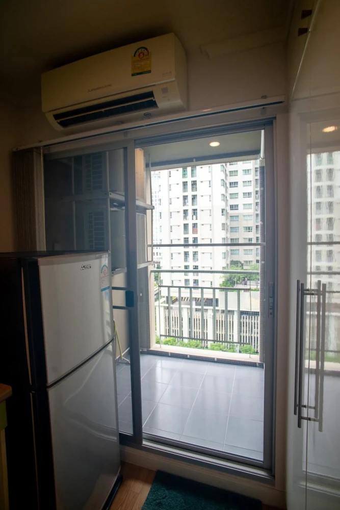 Selling Lumpini Park Pinklao condo. Nicely furnished with built-in furniture and a well-coordinated decor. Don't miss this opportunity!