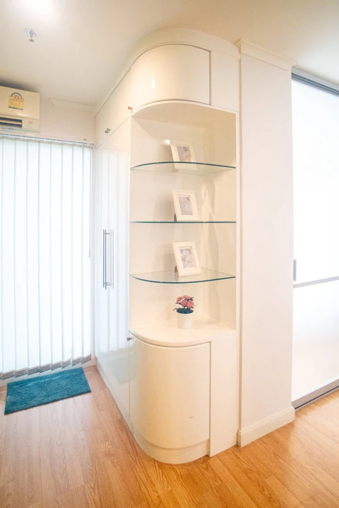 Selling Lumpini Park Pinklao condo. Nicely furnished with built-in furniture and a well-coordinated decor. Don't miss this opportunity!