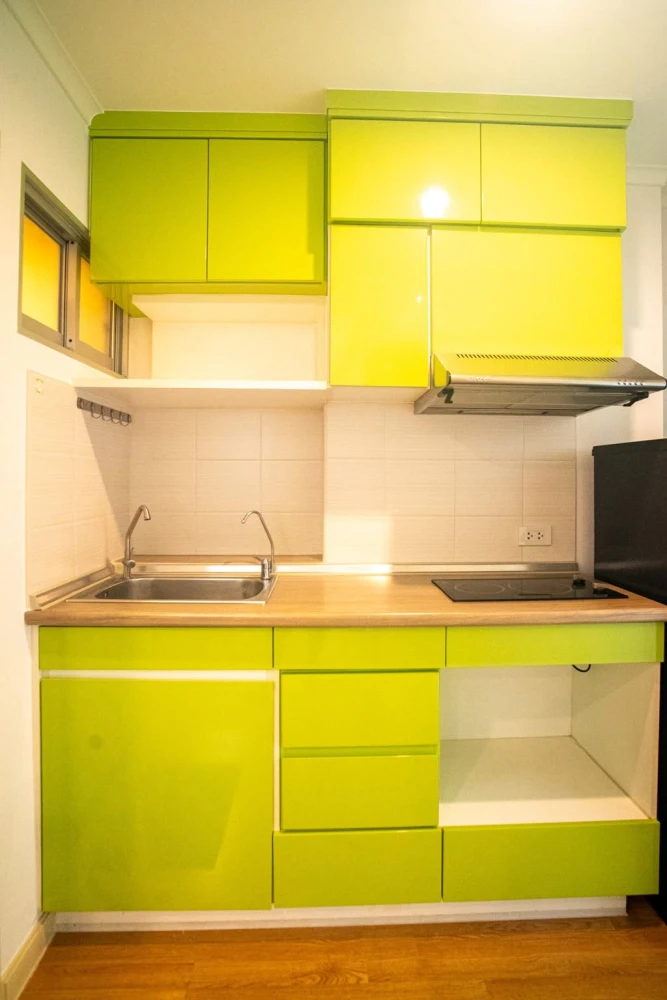 Selling Lumpini Park Pinklao condo. Nicely furnished with built-in furniture and a well-coordinated decor. Don't miss this opportunity!