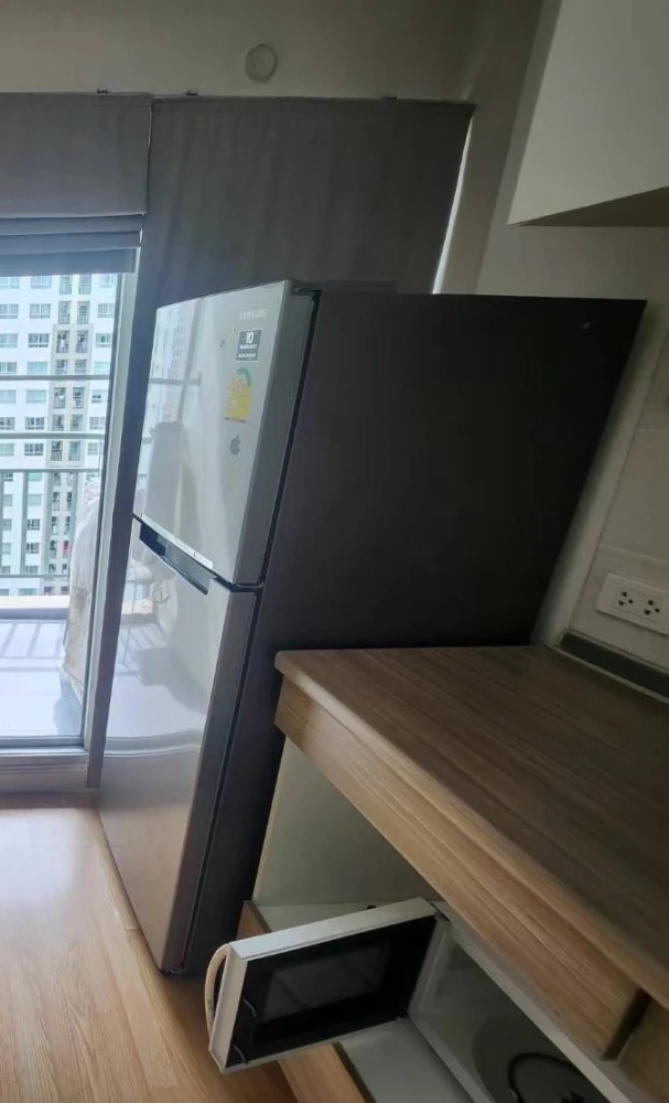 Selling ready-to-move-in condo at Lumpini Park Pinklao. Fully furnished, high floor, great location. Book now!