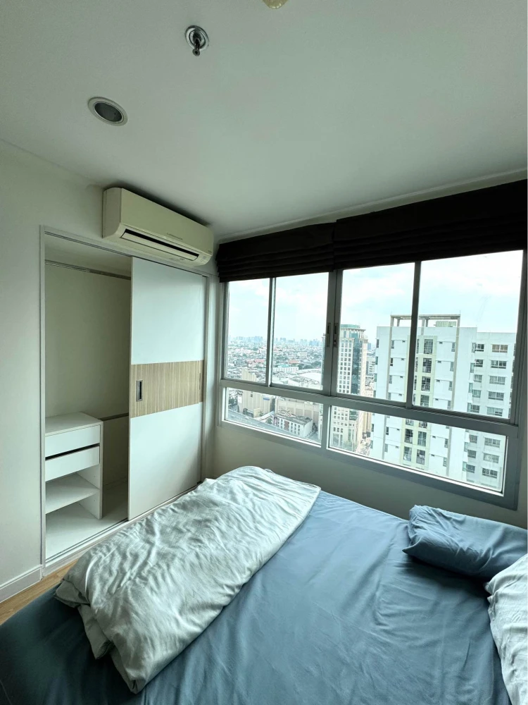 Selling Lumpini Park Pinklao condo, fully furnished with appliances. Spacious and comfortable. Book now before it's too late!!!