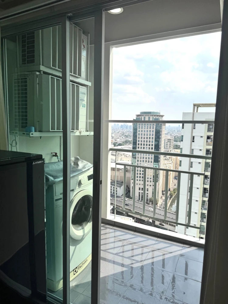 Selling Lumpini Park Pinklao condo, fully furnished with appliances. Spacious and comfortable. Book now before it's too late!!!