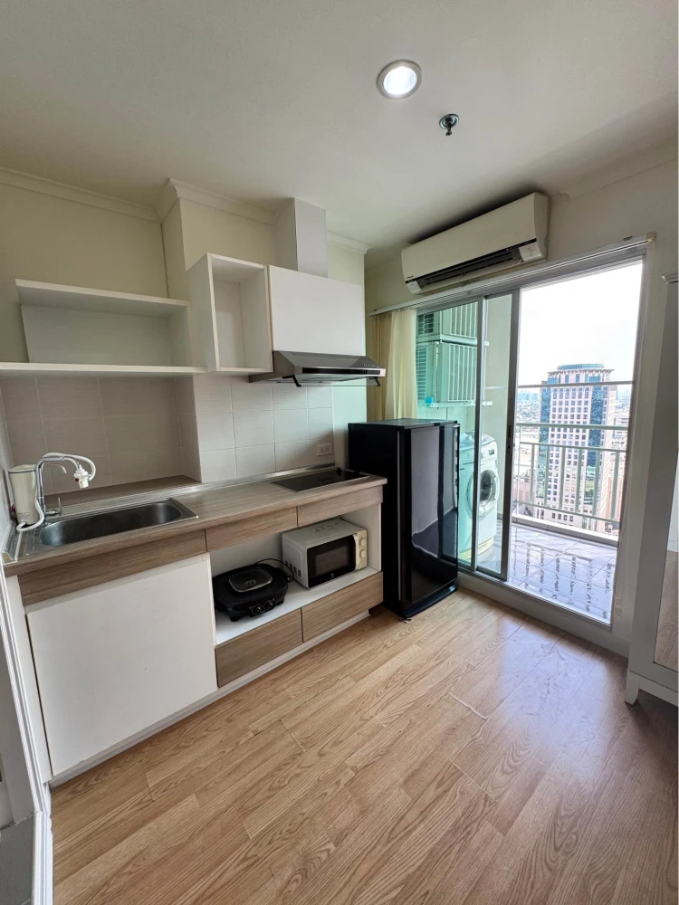 Selling Lumpini Park Pinklao condo, fully furnished with appliances. Spacious and comfortable. Book now before it's too late!!!