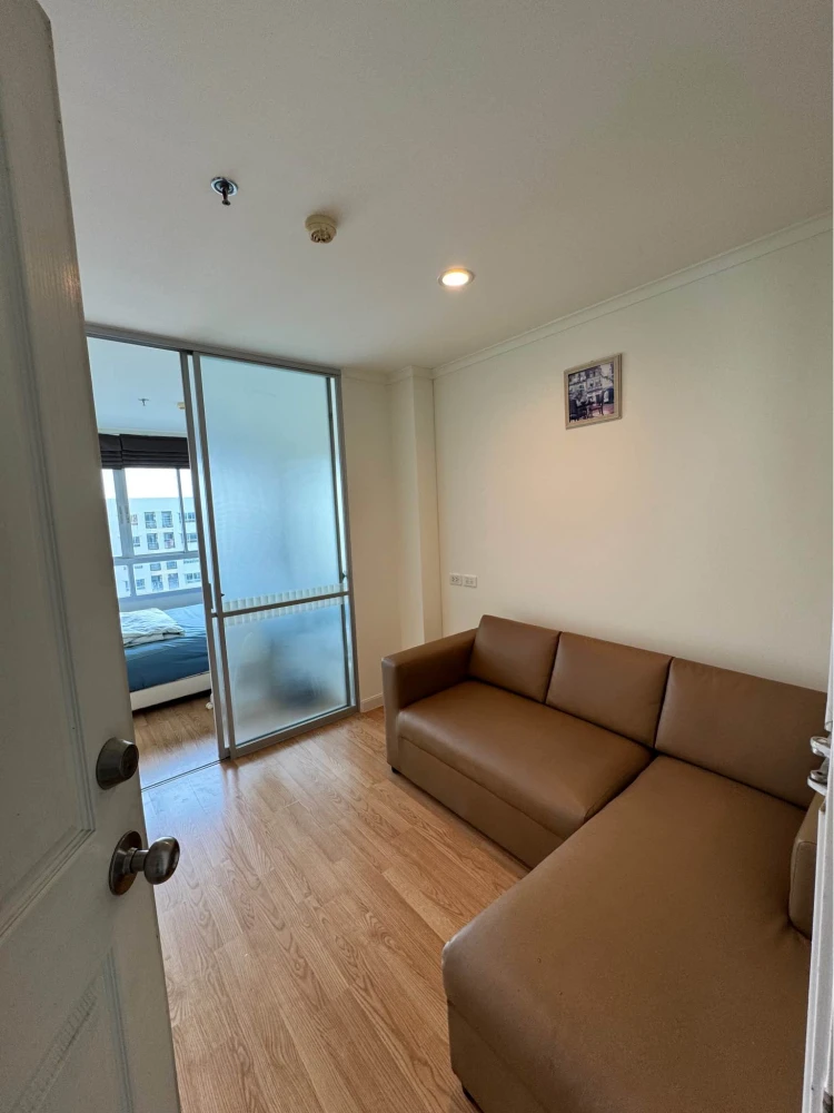 Selling Lumpini Park Pinklao condo, fully furnished with appliances. Spacious and comfortable. Book now before it's too late!!!