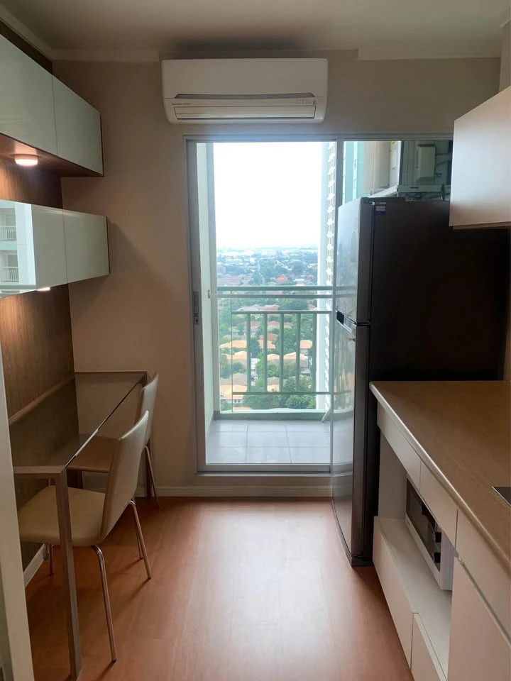 For sale: Lumpini Park Rattanathibet-Ngamwongwan, corner room, not crowded, good location, convenient transportation, fully furnished, book now.