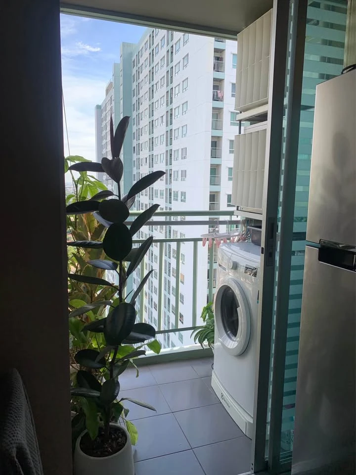 For sale: Lumpini Park Rattanathibet-Ngamwongwan, corner room, not crowded, good location, convenient transportation, fully furnished, book now.