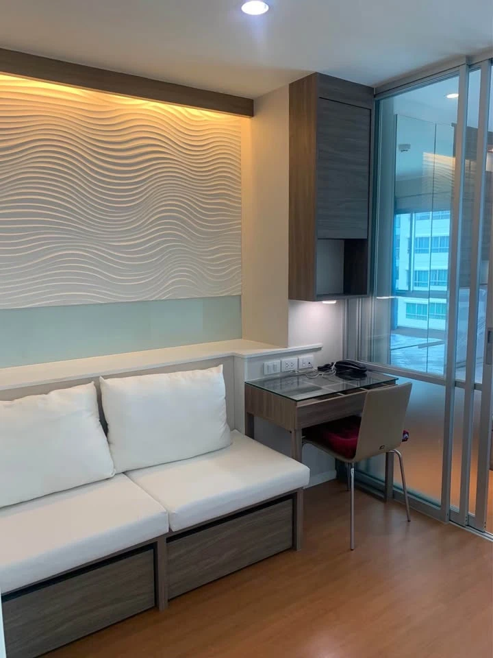 For sale: Lumpini Park Rattanathibet-Ngamwongwan, corner room, not crowded, good location, convenient transportation, fully furnished, book now.