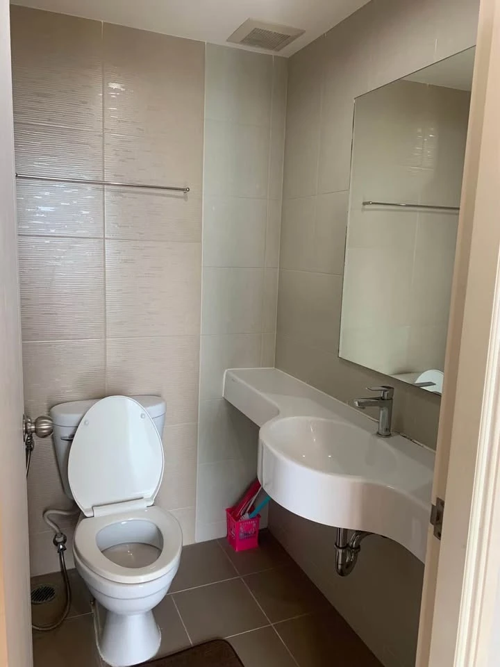 For sale: Lumpini Park Rattanathibet-Ngamwongwan, corner room, not crowded, good location, convenient transportation, fully furnished, book now.