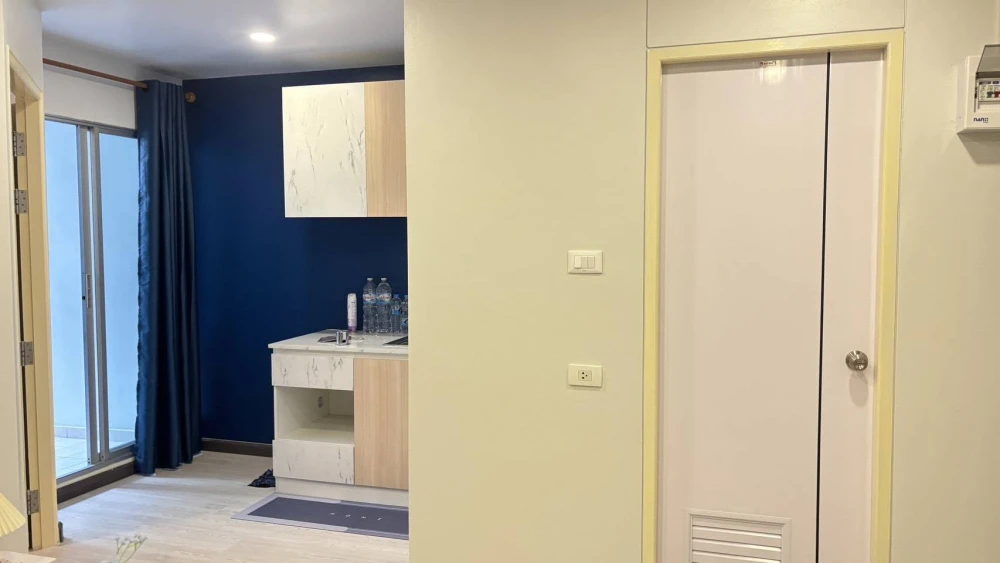 Selling a beautifully decorated, fully furnished condo at Lumpini Park Rattanathibet-Ngamwongwan. Prime location. Don't miss out!