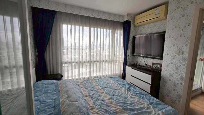 Selling Lumpini Park Riverside - Rama 3, with Chao Phraya River view, 1 bedroom, 1 bathroom, fully furnished and ready to move in.