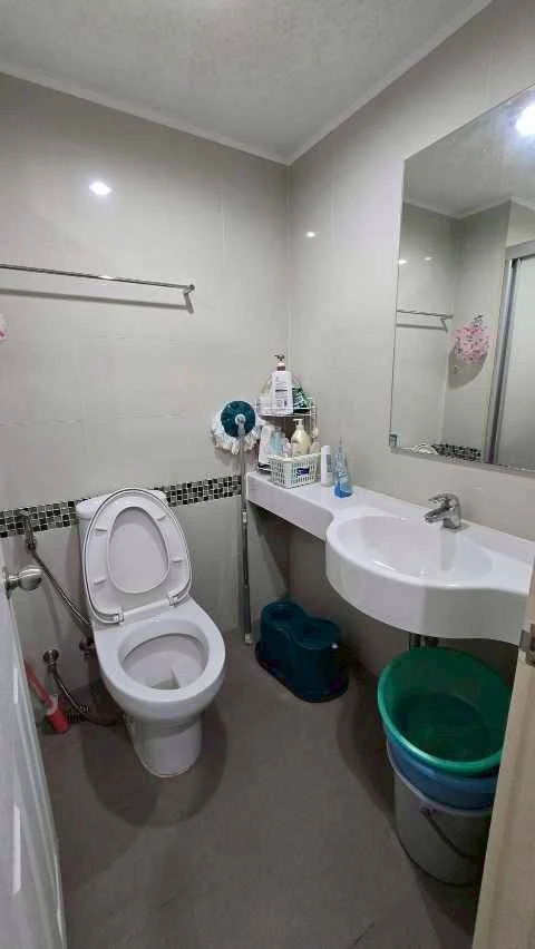 Selling Lumpini Park Riverside - Rama 3, with Chao Phraya River view, 1 bedroom, 1 bathroom, fully furnished and ready to move in.