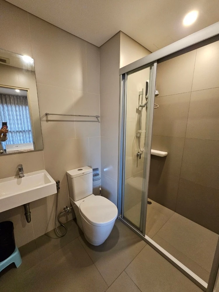 For sale: Lumpini Park Vibhavadi-Chatuchak, a lovely room decorated in a cool theme, comes with complete amenities. Reserve now!