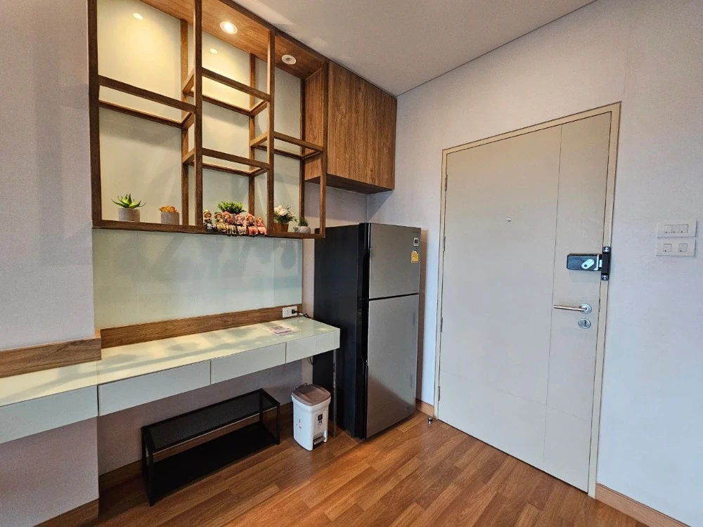For sale: Lumpini Park Vibhavadi-Chatuchak, a lovely room decorated in a cool theme, comes with complete amenities. Reserve now!