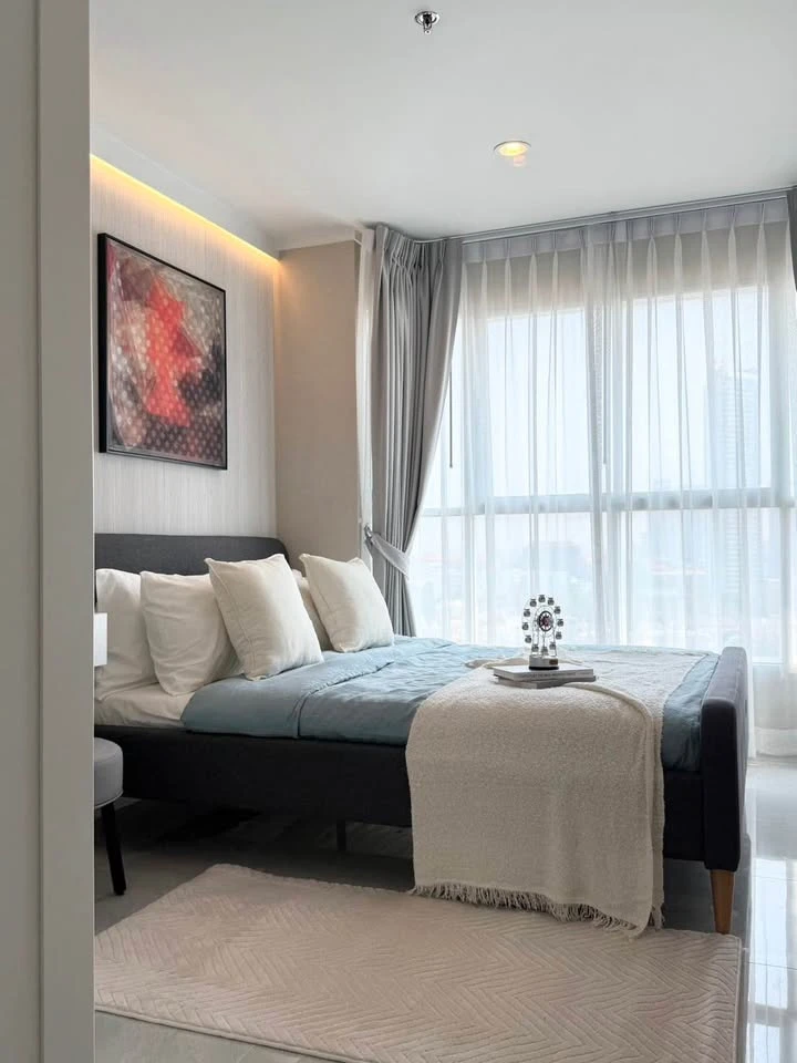 Selling a 1-bedroom unit at Lumpini Parkbeach Jomtien, 14th floor. The interior is decorated in a coordinated style and fully furnished. Book now!