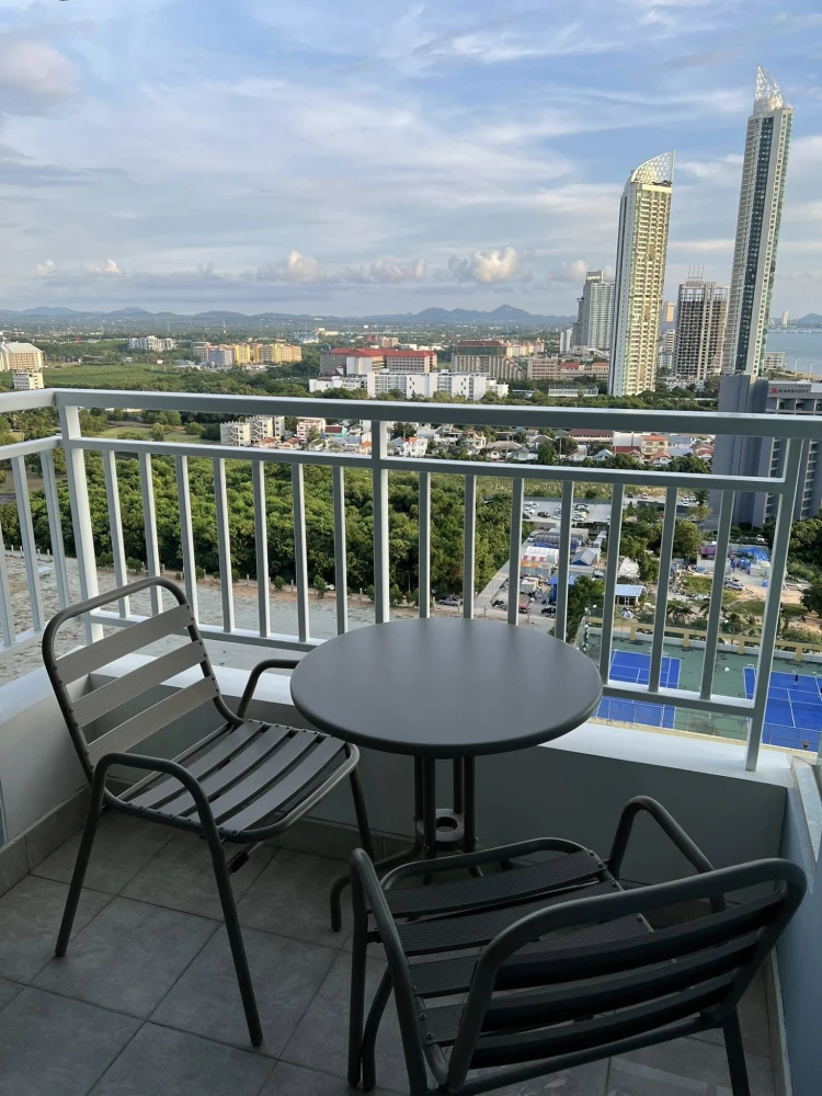For sale: Lumpini Parkbeach Jomtien, 21st floor, sea view, fully furnished, ready to move in. Interested? Reserve now!