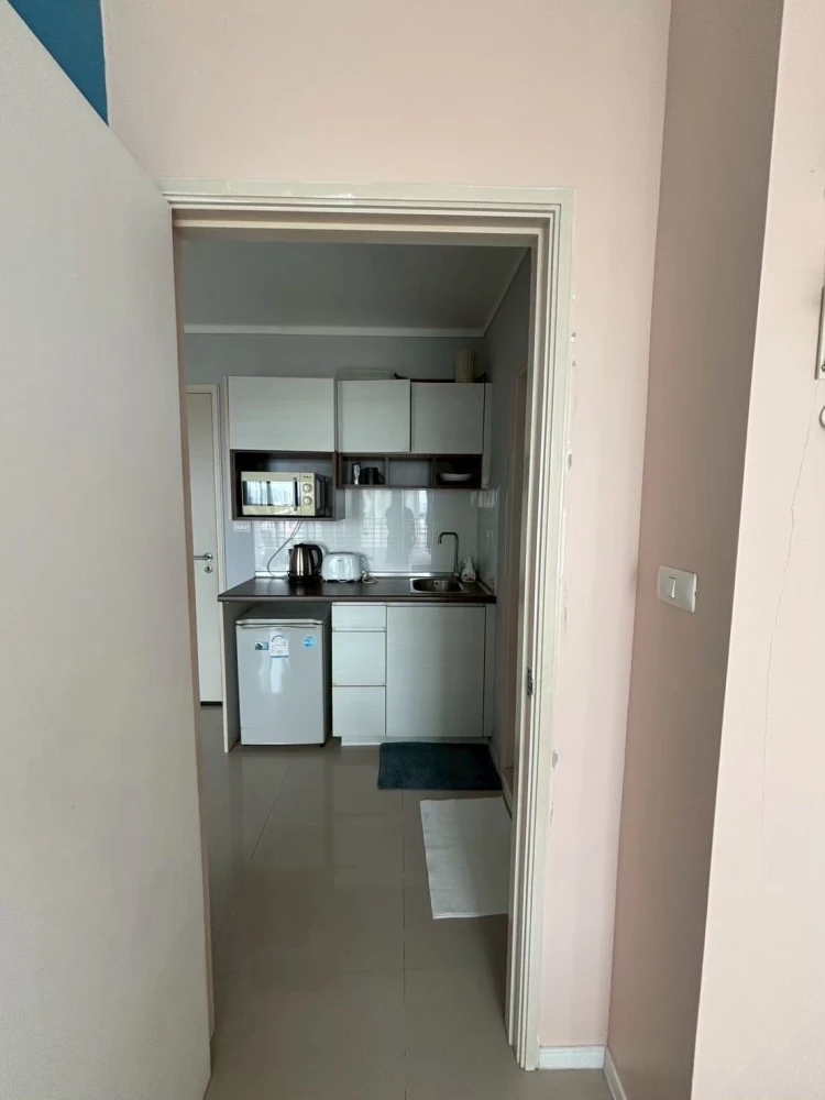 Selling a unit at Lumpini Park Beach Jomtien, 21st floor. Enjoy stunning sea and city views from a high vantage point. Don't miss out!