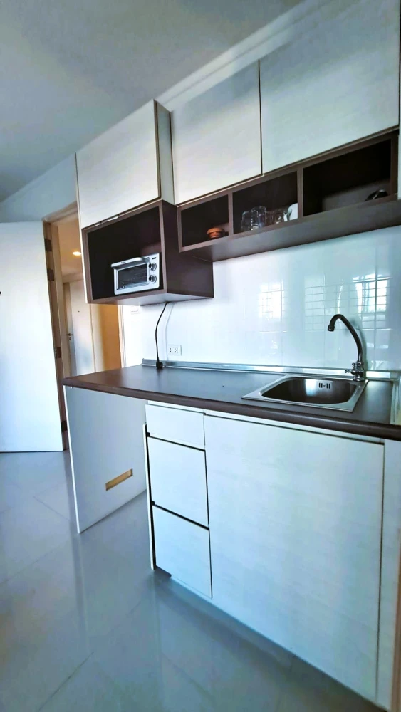 For sale: Lumpini Parkbeach Jomtien, 5th floor, comes with complete furniture and appliances. Reserve now, hurry!