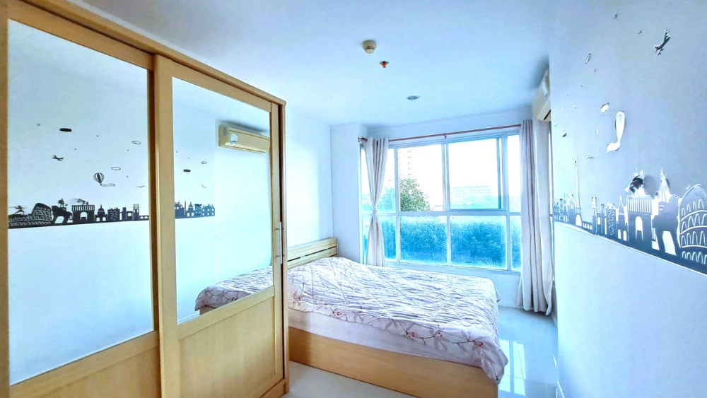 For sale: Lumpini Parkbeach Jomtien, 5th floor, comes with complete furniture and appliances. Reserve now, hurry!