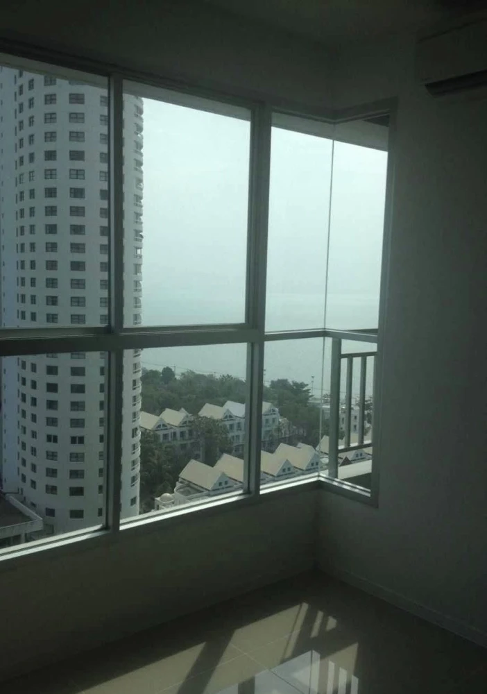 For sale: Lumpini Parkbeach Jomtien, a lovely room, good location, fully equipped with amenities, beautiful sea view. Hurry and reserve now!