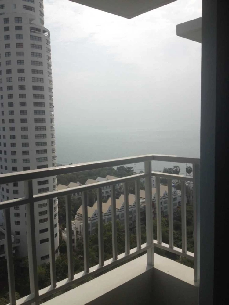For sale: Lumpini Parkbeach Jomtien, a lovely room, good location, fully equipped with amenities, beautiful sea view. Hurry and reserve now!
