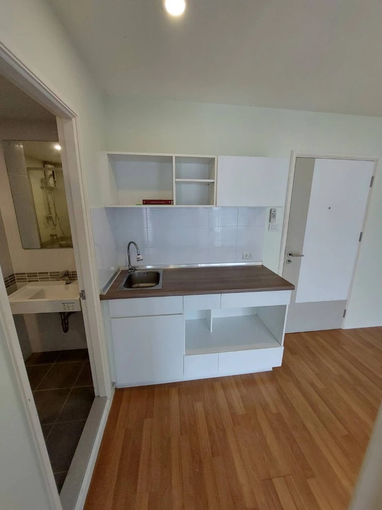 For sale Lumpini Place Bangna Km.3 1 bedroom 1 bathroom, good location, empty room, decorated room, don't miss it, reserve now.