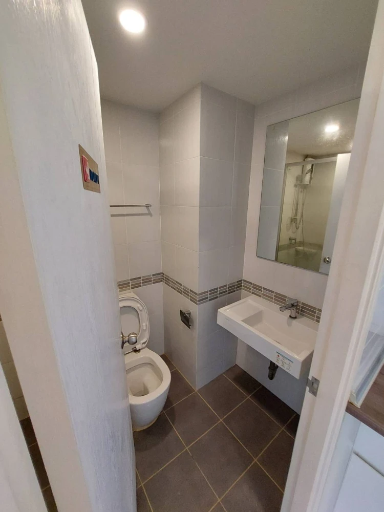 For sale Lumpini Place Bangna Km.3 1 bedroom 1 bathroom, good location, empty room, decorated room, don't miss it, reserve now.