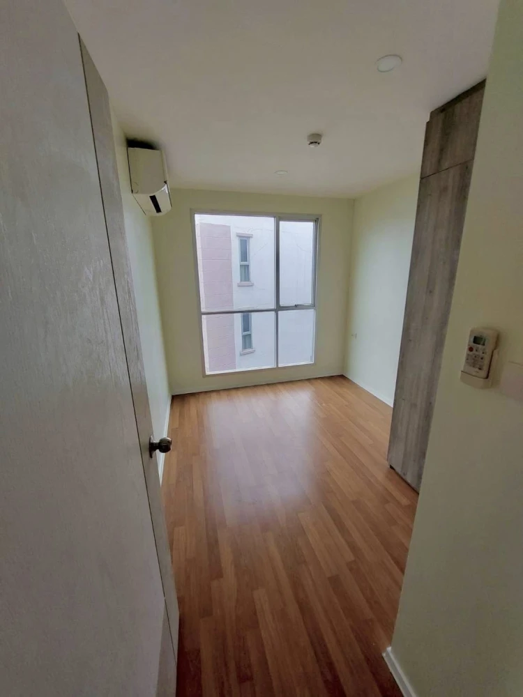 For sale Lumpini Place Bangna Km.3 1 bedroom 1 bathroom, good location, empty room, decorated room, don't miss it, reserve now.