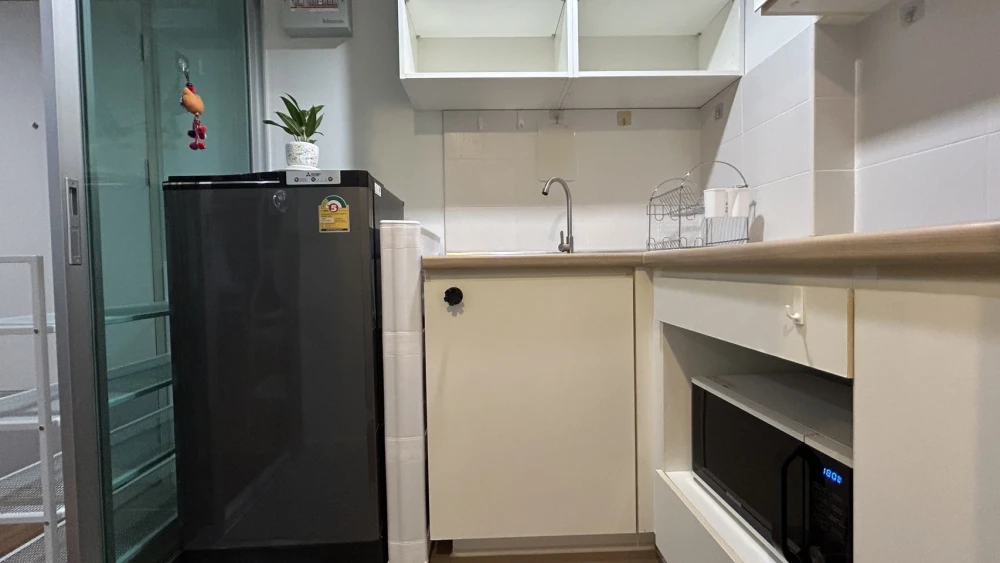 Selling Lumpini Place Borom Ratchachonni–Pinklao, 1 bedroom, 1 bathroom, fully furnished, beautiful view. Don't miss out!