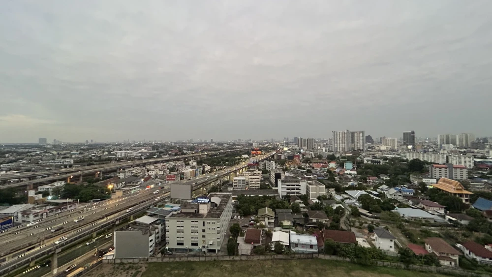 Selling Lumpini Place Borom Ratchachonni–Pinklao, 1 bedroom, 1 bathroom, fully furnished, beautiful view. Don't miss out!