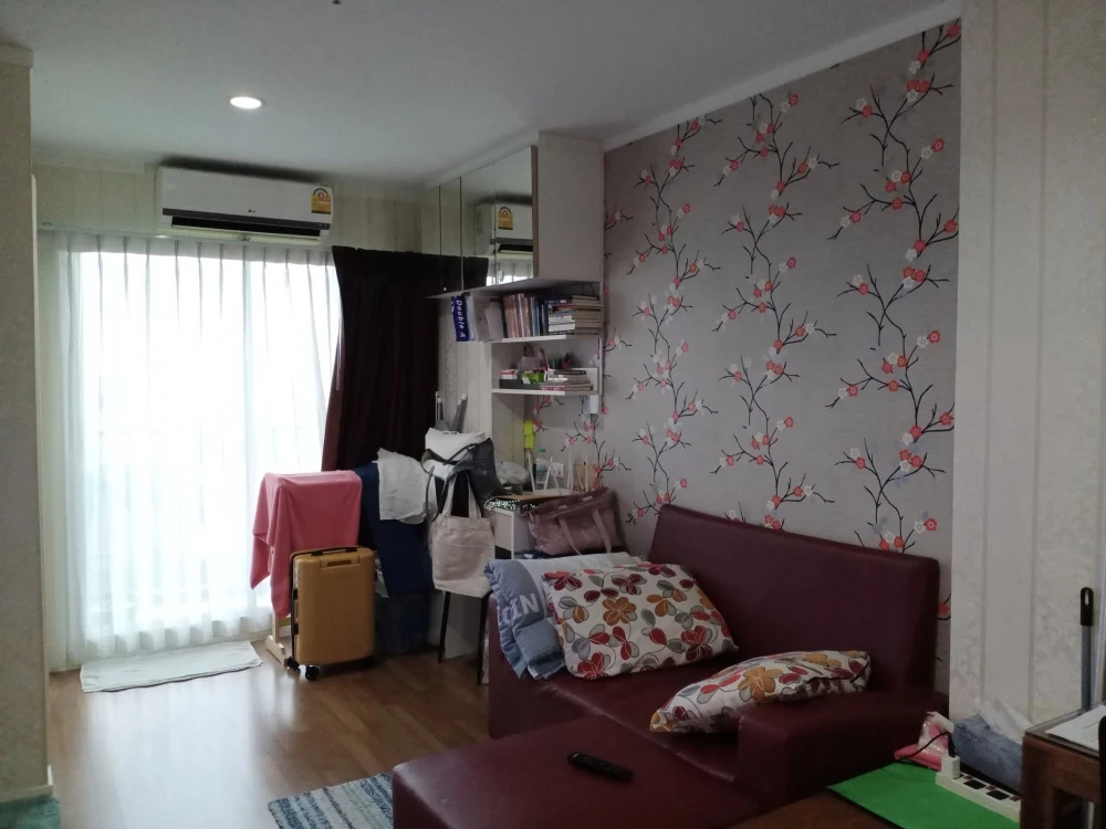 For sale: Lumpini Place Borom Ratchachonni–Pinklao, north-facing room, 9th floor, with excellent wallpaper. Reserve now!