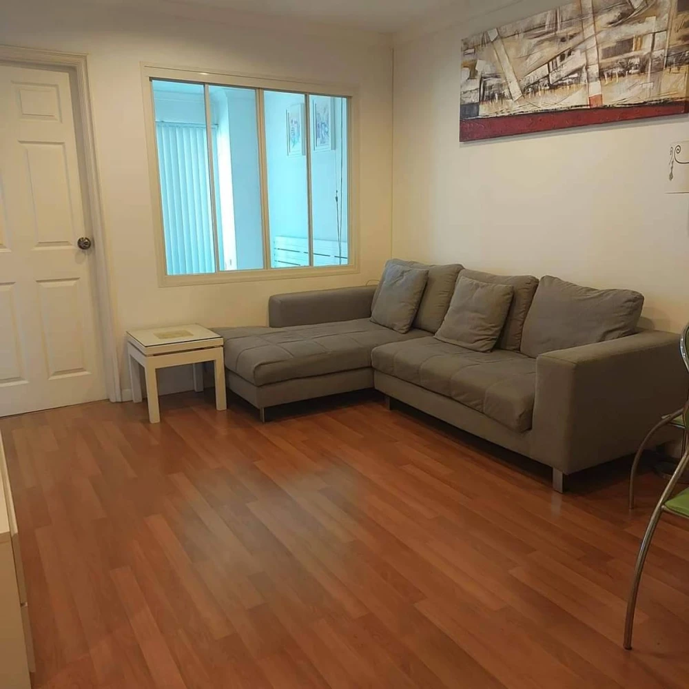 Selling a fully furnished, ready-to-move-in unit at Lumpini Place Narathiwat-Chaophraya, 15th floor. Book now! (Hurry!)