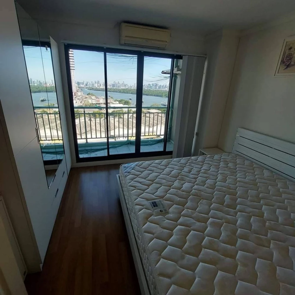 Selling a fully furnished, ready-to-move-in unit at Lumpini Place Narathiwat-Chaophraya, 15th floor. Book now! (Hurry!)