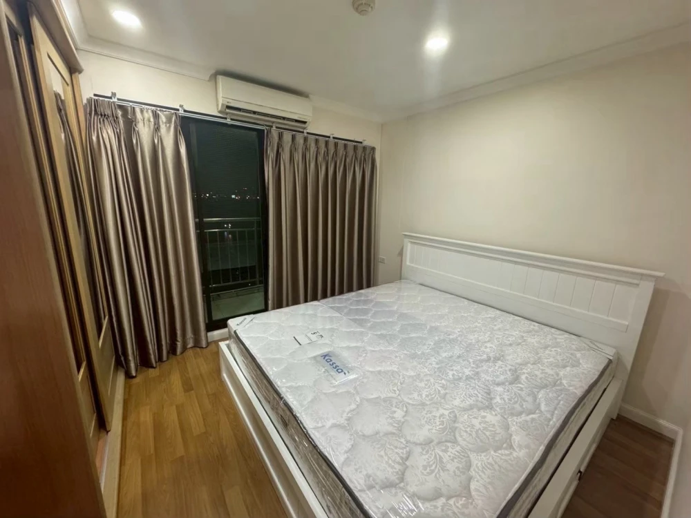 Selling a fully furnished 19th-floor unit at Lumpini Place Narathiwat-Chaophraya. Book now!