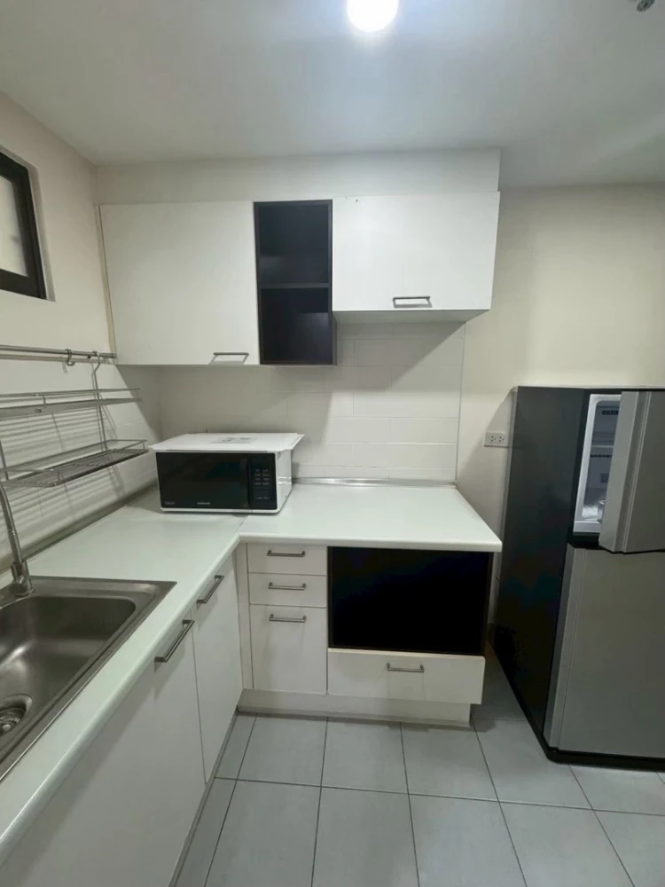 Selling a fully furnished 19th-floor unit at Lumpini Place Narathiwat-Chaophraya. Book now!
