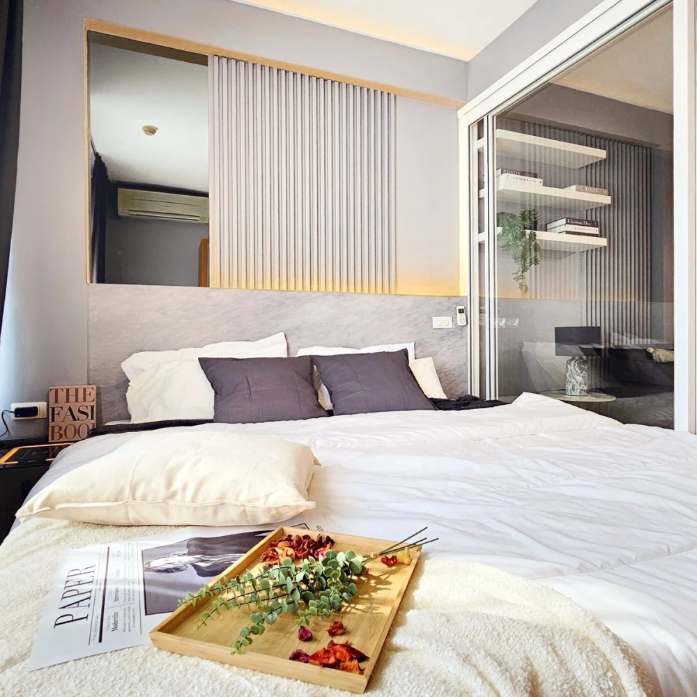 Selling a beautiful, fully furnished 11th-floor unit at Lumpini Place Phahol-Sapankhwai. Ready to move in! Book now!