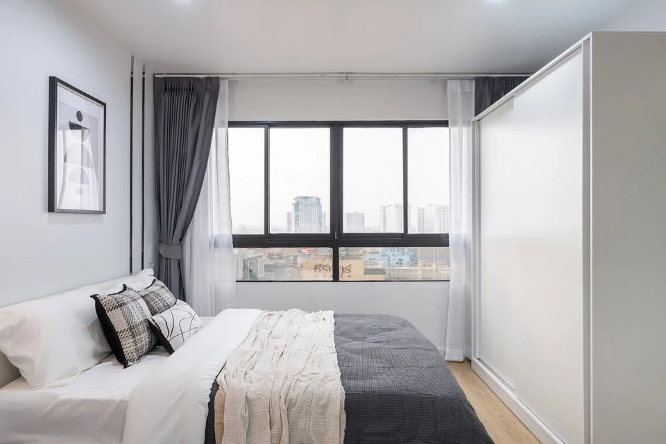 Selling a lovely, fully furnished condo at Lumpini Place Pinklao. High floor, spacious and comfortable. Book now!