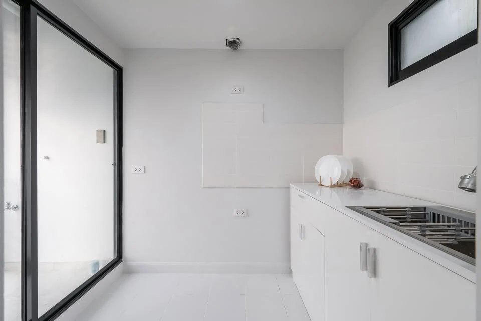 Selling a lovely, fully furnished condo at Lumpini Place Pinklao. High floor, spacious and comfortable. Book now!