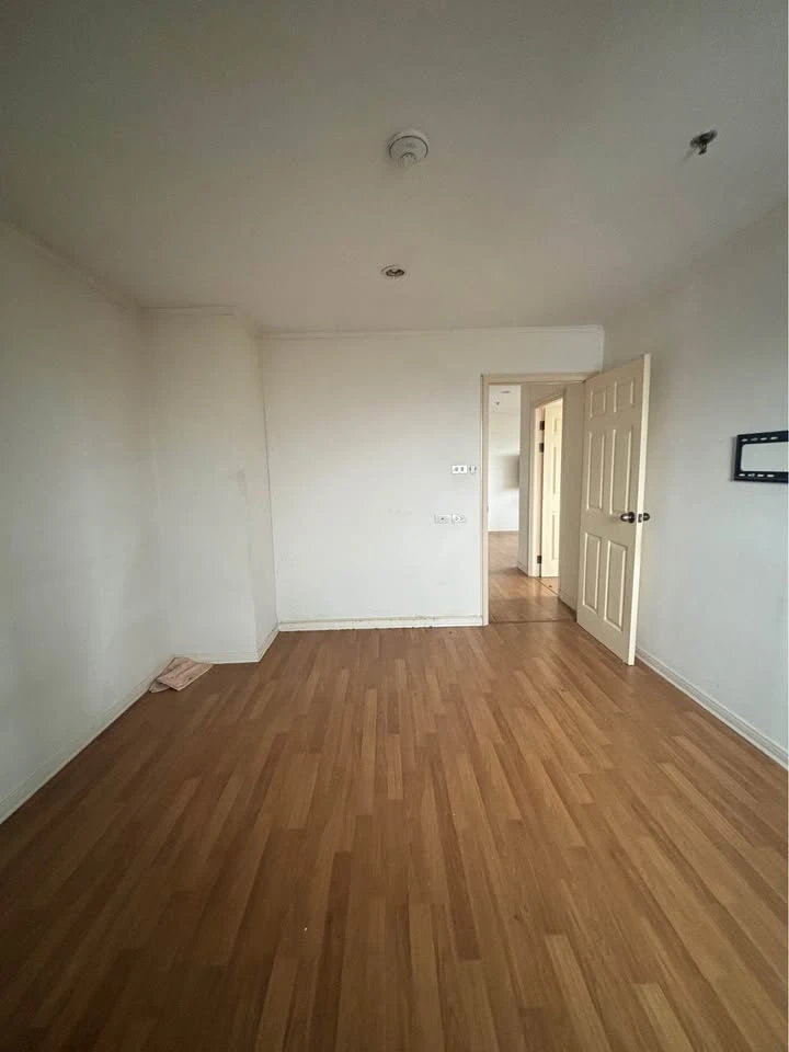 For sale: Lumpini Place Rama 3 - Riverview, corner room with privacy, good location, room decorating enthusiasts shouldn't miss out, reserve now!