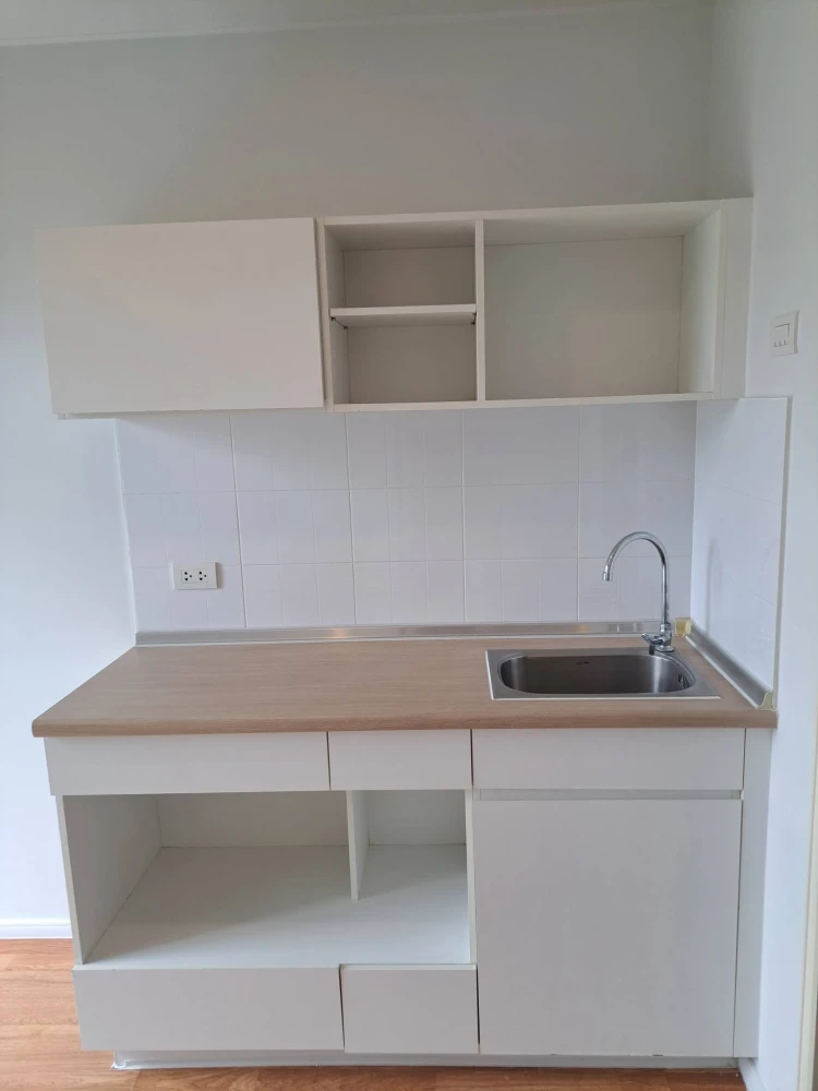 Selling a fully furnished unit at Lumpini Place Rama 4-Ratchada, 8th floor. Book now!