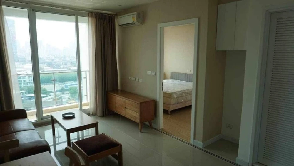 For sale: Lumpini Place Ratchada-Sathu, 7th floor, fully furnished and equipped with electrical appliances. Reserve now, urgently!