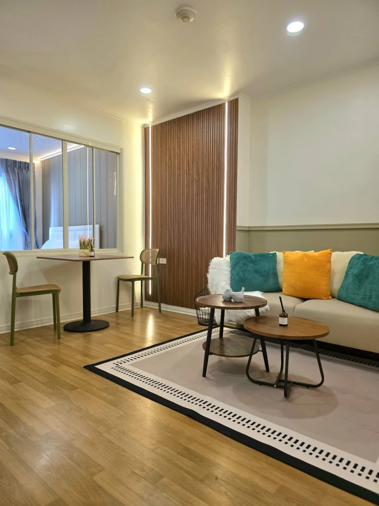 Selling a lovely condo at Lumpini Place Ratchada-Thapra. It comes fully furnished with appliances – everything you need is in this one unit! Book now