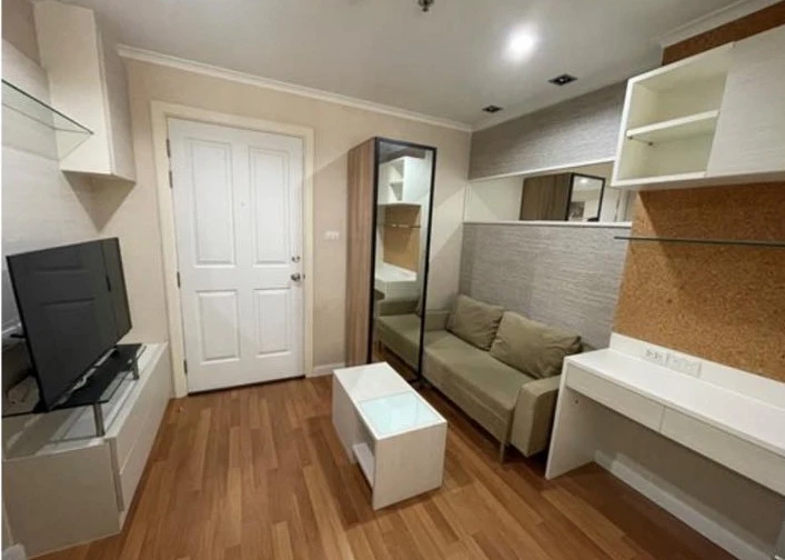 Selling Lumpini Place Ratchayothin, 1 bedroom, 1 bathroom unit with high-quality built-in furniture. Don't miss out!
