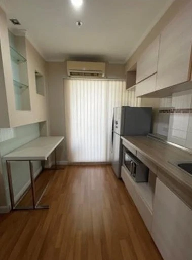 Selling Lumpini Place Ratchayothin, 1 bedroom, 1 bathroom unit with high-quality built-in furniture. Don't miss out!